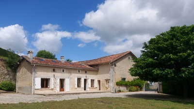 Maison à vendre à Brie-sous-Barbezieux, Charente, Poitou-Charentes, avec Leggett Immobilier