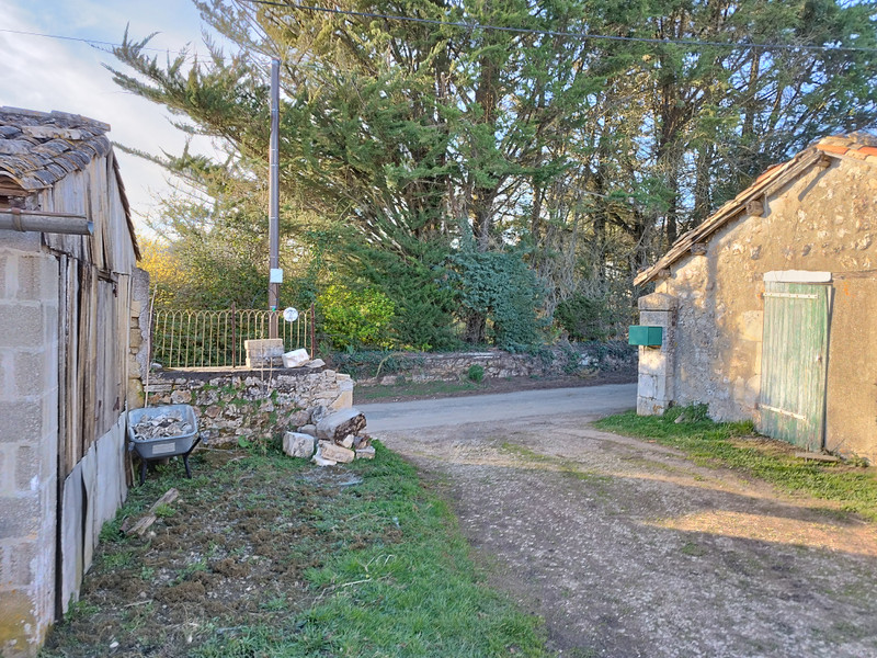 French property for sale in Caunay, Deux-Sèvres - €93,500 - photo 3