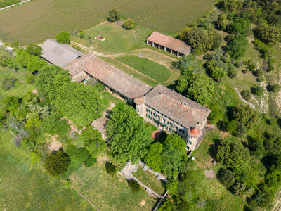 chateau for sale in Vaucluse