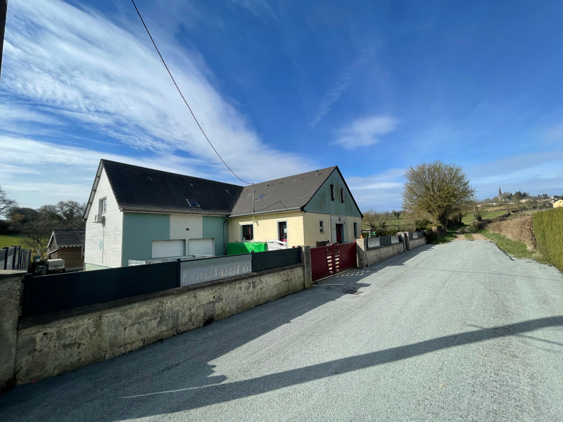 Maison à vendre à Saint-Pierre-sur-Orthe, Mayenne - 251.450 € - photo 1