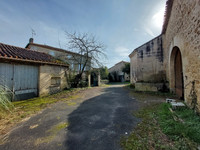 Maison à vendre à Dirac, Charente - 214.000 € - photo 10