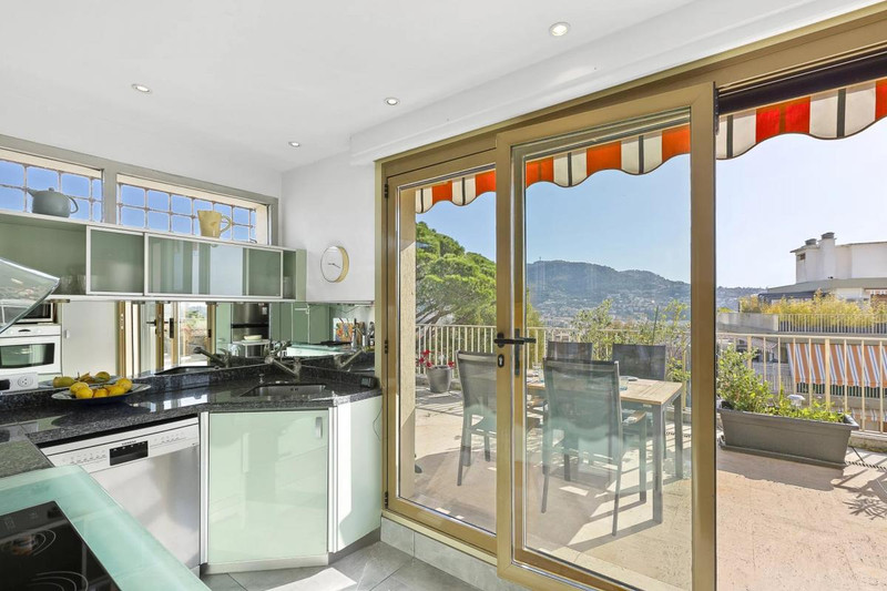 French property for sale in Nice, Alpes-Maritimes - €1,300,000 - photo 8