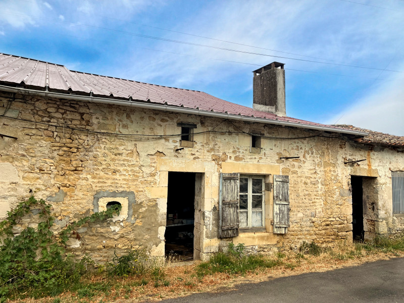 French property for sale in Voulême, Vienne - €29,000 - photo 2