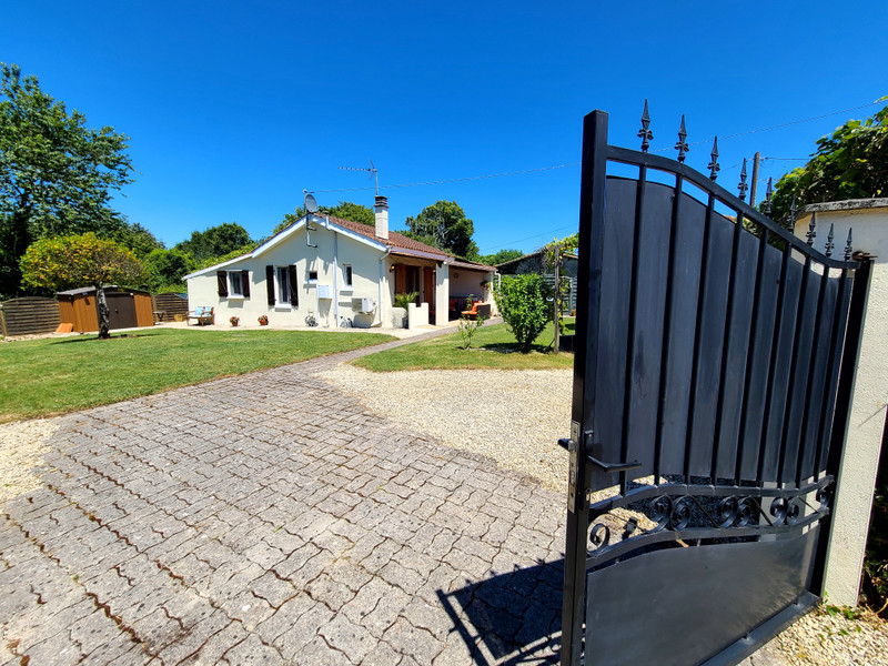 French property for sale in Saint-Laurent-de-Céris, Charente - €80,000 - photo 1