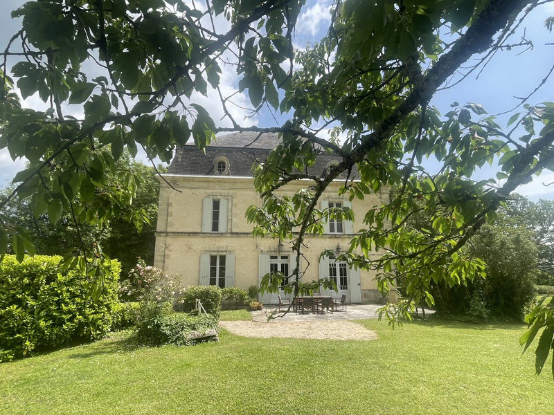 French property for sale in Saint-Émilion, Gironde - €880,000 - photo 2