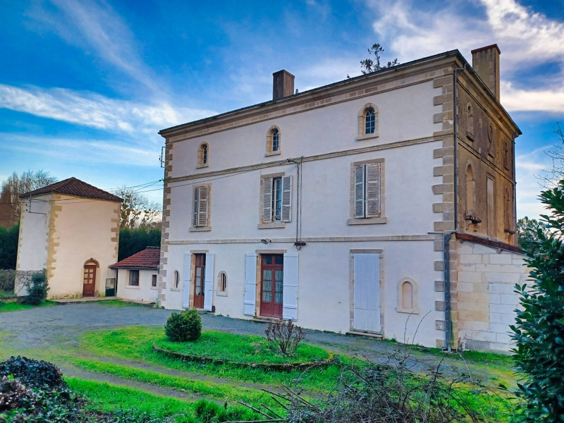 French property for sale in Coulonges-sur-l'Autize, Deux-Sèvres - €418,000 - photo 2