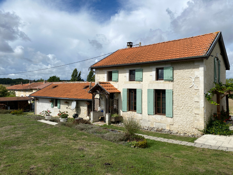 French property for sale in Messac, Charente-Maritime - €278,000 - photo 0