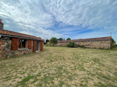 French property for sale in Genneton, Deux-Sèvres - €468,000 - photo 9
