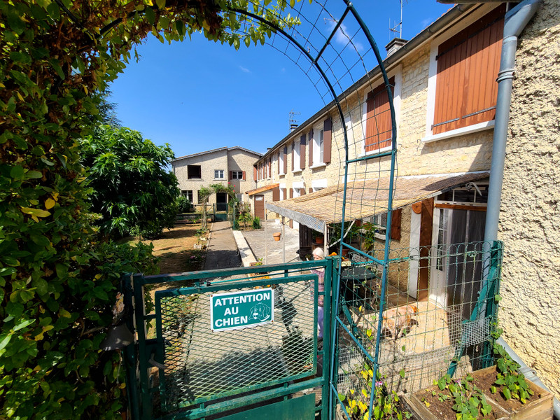 French property for sale in Aunac-sur-Charente, Charente - €158,050 - photo 2