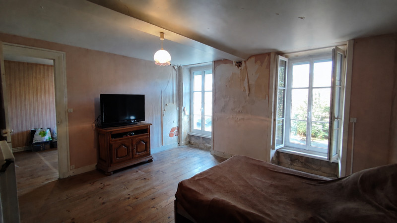French property for sale in Isigny-sur-Mer, Calvados - €116,900 - photo 2