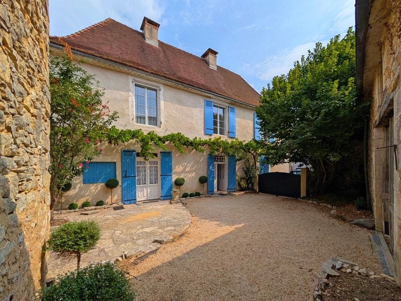 Maison à vendre à Coulaures, Dordogne - 275.000 € - photo 1