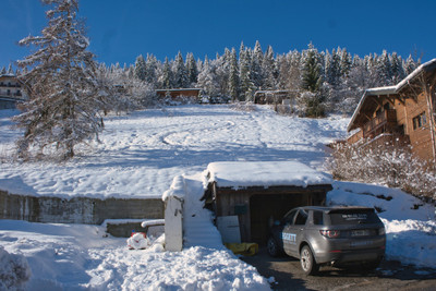 Ski property for sale in Morzine - €1,300,000 - photo 0