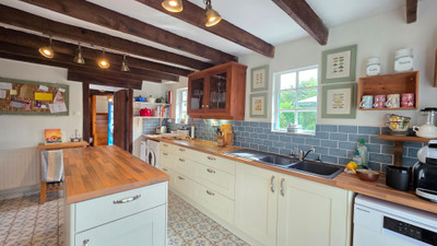 French property for sale in Sourdeval, Manche - €139,500 - photo 4