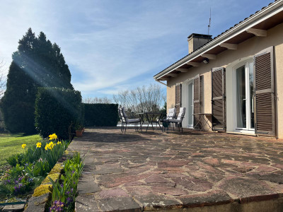 French property for sale in Angoulême, Charente - €367,500 - photo 2