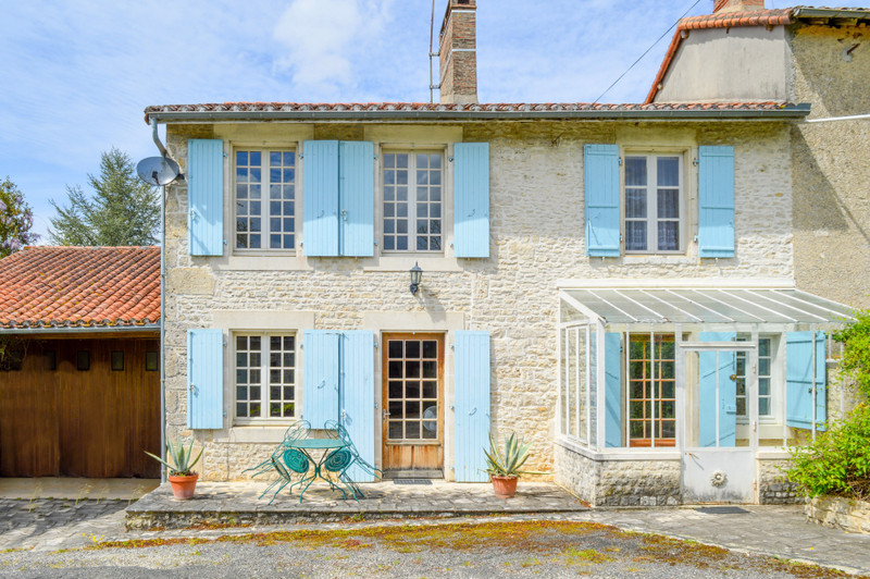 Maison à vendre à Poursac, Charente - 169 380 € - photo 1