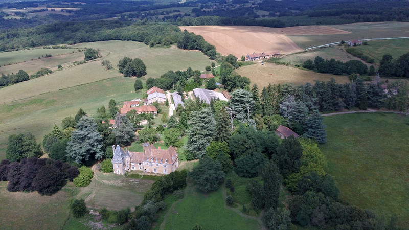 French property for sale in Thiviers, Dordogne - &#8364;899,000 - photo 4