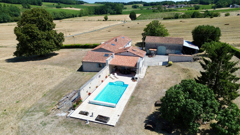 French property for sale in Val des Vignes, Charente - €395,380 - photo 0