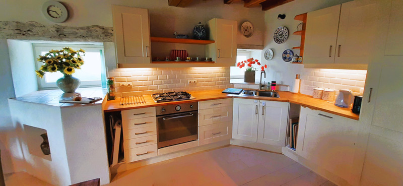 French property for sale in Bertric-Burée, Dordogne - €363,000 - photo 3