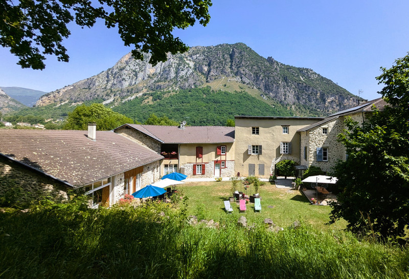 Maison à vendre à Tarascon-sur-Ariège, Ariège - 1.159.200 € - photo 1