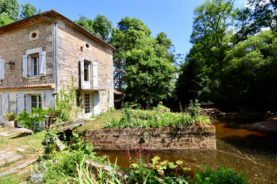French property for sale in Marthon, Charente - €299,975 - photo 7