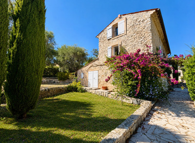 French property for sale in Grasse, Alpes-Maritimes - €900,000 - photo 1