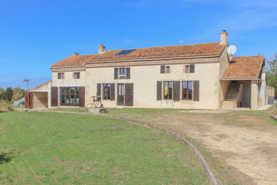 house for sale in Deux-Sèvres