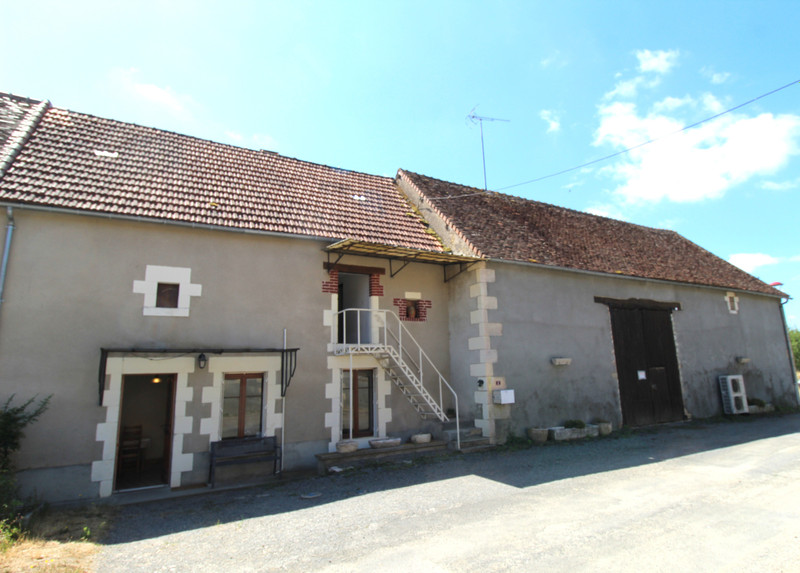 Maison à vendre à Coulonges, Vienne - 78.000 € - photo 1
