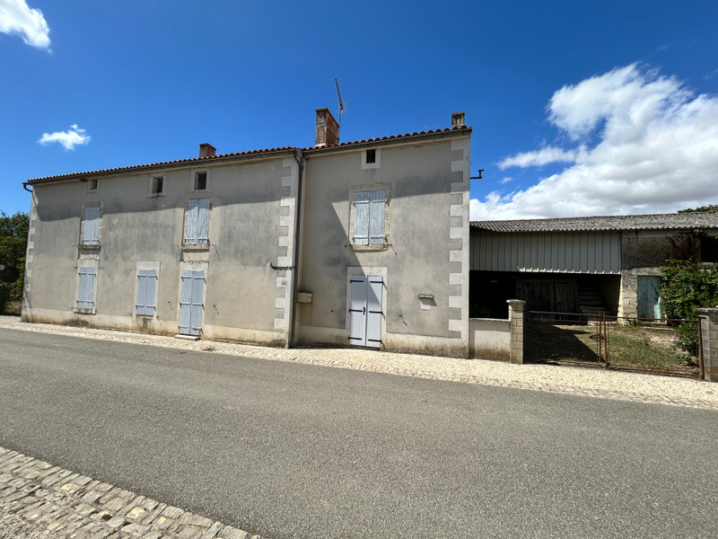 French property for sale in Bouillé-Courdault, Vendée - €148,800 - photo 0