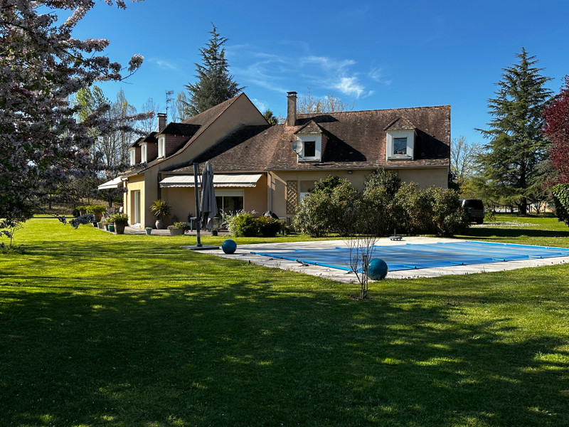 Propriété à vendre à Le Fleix, Dordogne - 595 000 €
