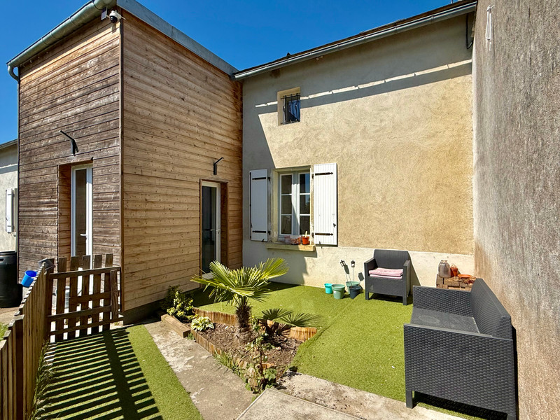 French property for sale in Monts-sur-Guesnes, Vienne - €168,400 - photo 9