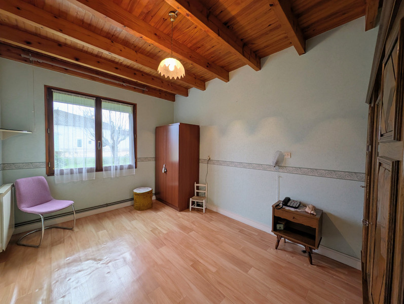 French property for sale in Pouillac, Charente-Maritime - €149,000 - photo 6