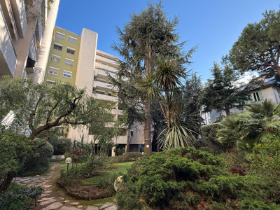 French property for sale in Nice, Alpes-Maritimes - €331,805 - photo 3