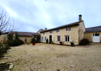 Maison à vendre à Ligné, Charente, Poitou-Charentes, avec Leggett Immobilier