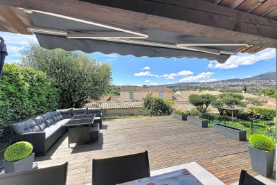 French property for sale in Grasse, Alpes-Maritimes - €572,000 - photo 2