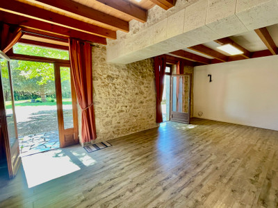 French property for sale in Gensac, Gironde - €405,000 - photo 4
