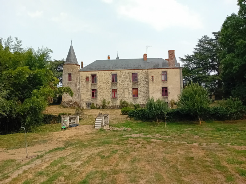 French property for sale in Geay, Deux-Sèvres - €1,170,212 - photo 12