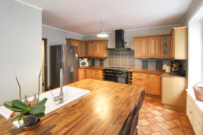 French property for sale in Exideuil-sur-Vienne, Charente - €259,000 - photo 3