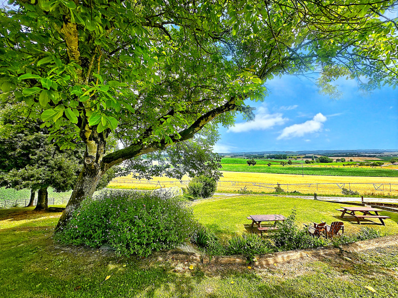 Propriété à vendre à Cherval, Dordogne - 451 500 €
