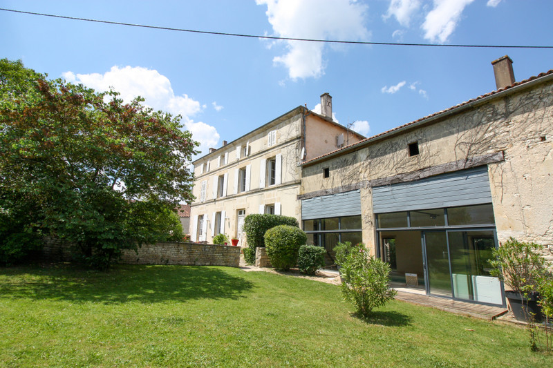 Maison à vendre en Poitou Charentes CharenteMaritime Dampierresur