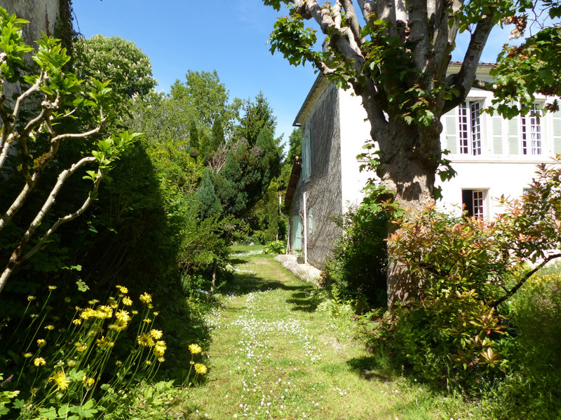 French property for sale in Saint-Palais-du-Né, Charente - &#8364;318,000 - photo 6