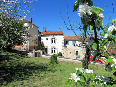 Maison à vendre à Queaux, Vienne, Poitou-Charentes, avec Leggett Immobilier