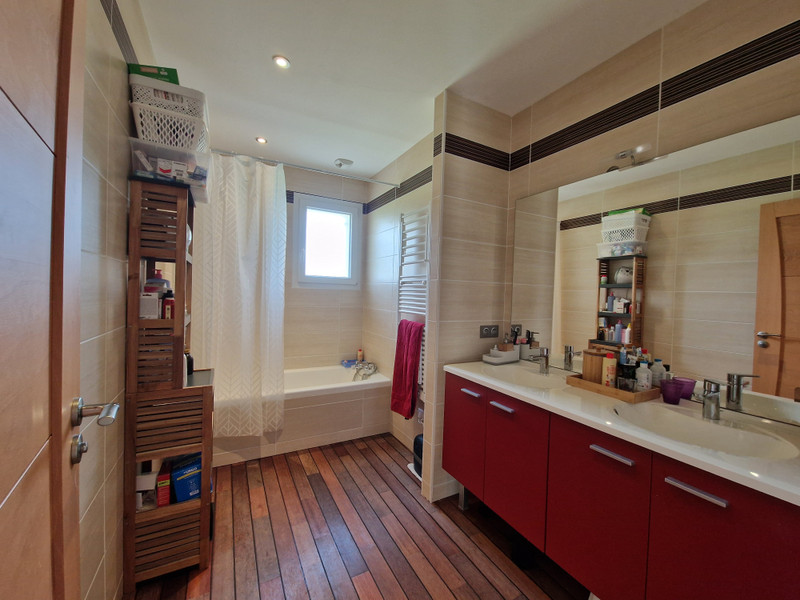 French property for sale in Puymoyen, Charente - €475,000 - photo 6