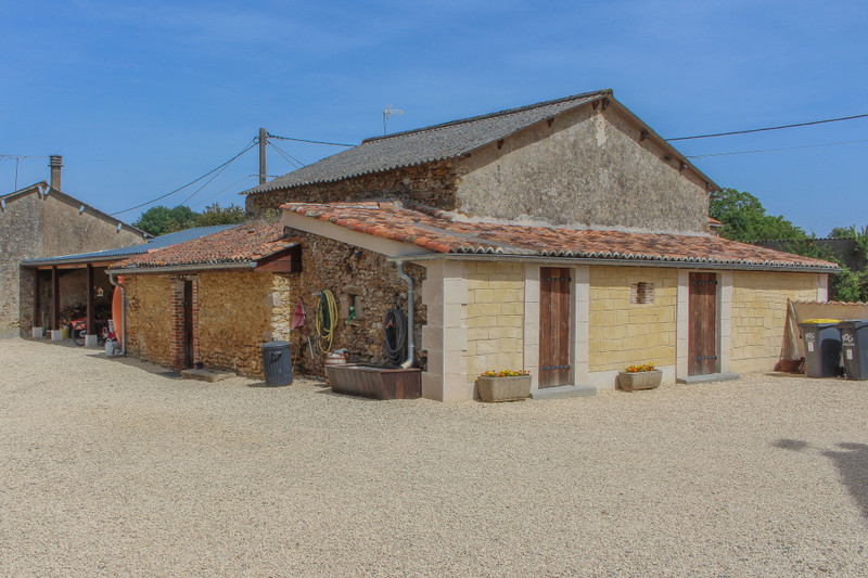 French property for sale in La Ferrière-en-Parthenay, Deux-Sèvres - €319,500 - photo 12