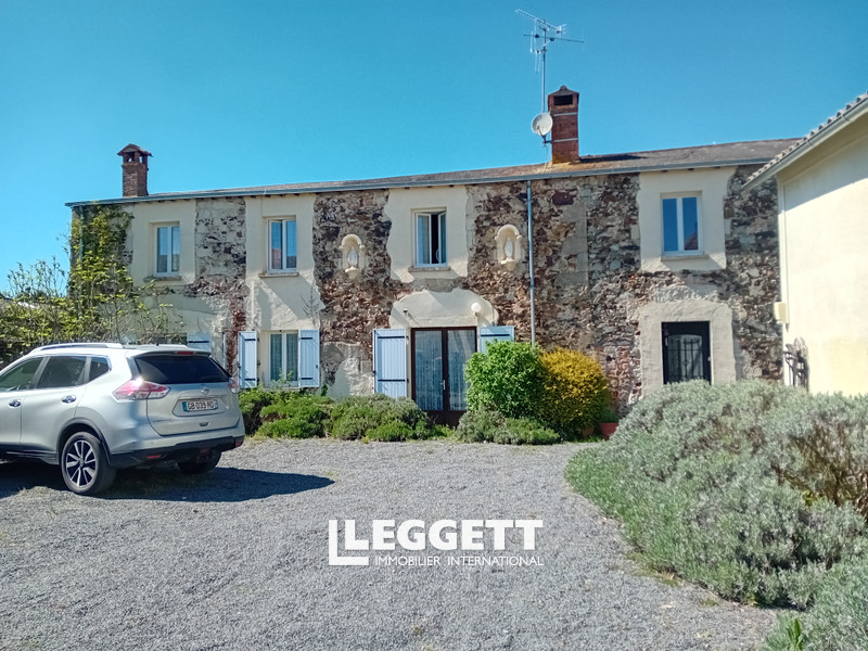 Maison 17 pièce(s), GENNETON