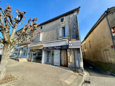 Maison à vendre à Baignes-Sainte-Radegonde, Charente, Poitou-Charentes, avec Leggett Immobilier