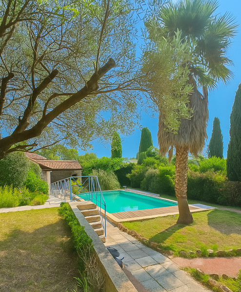 French property for sale in Saint-Vincent-de-Barbeyrargues, Hérault - €740,000 - photo 1