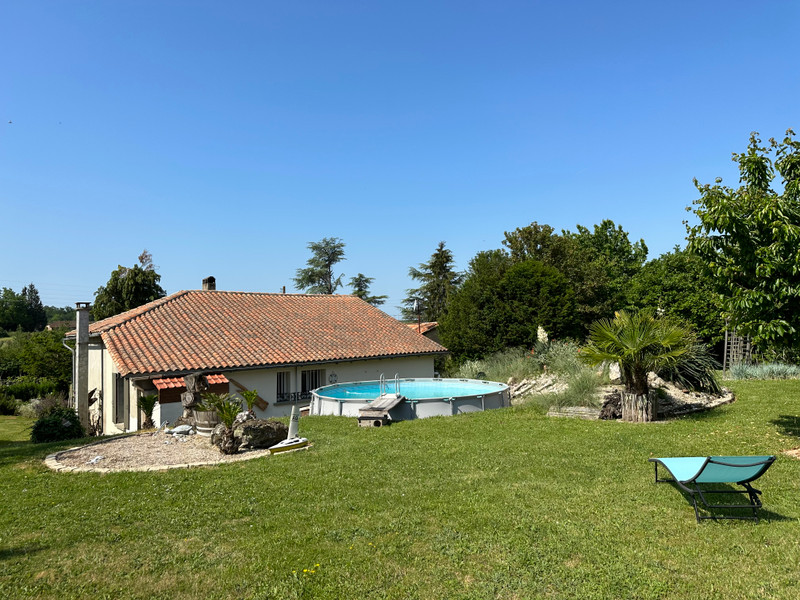 French property for sale in Deviat, Charente - €199,950 - photo 2