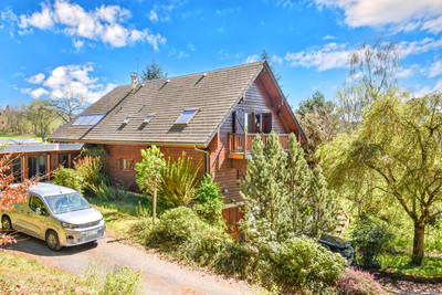 Chalet à vendre à Ussel, Corrèze, Limousin, avec Leggett Immobilier