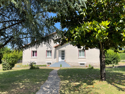 Maison à vendre à Verteuil-sur-Charente, Charente, Poitou-Charentes, avec Leggett Immobilier