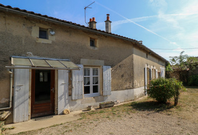 Maison à vendre à Limalonges, Deux-Sèvres, Poitou-Charentes, avec Leggett Immobilier